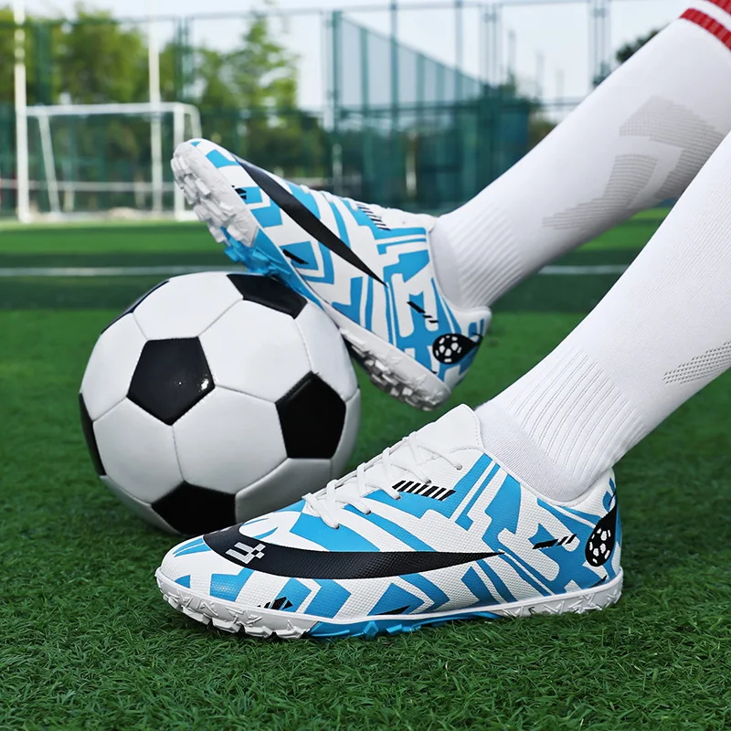 

2025 New Men Soccer Shoes Outdoor Non-Slip Unisex Ultralight Sports Shoes Football Shoes Breathable Drop Shipping Football Boot
