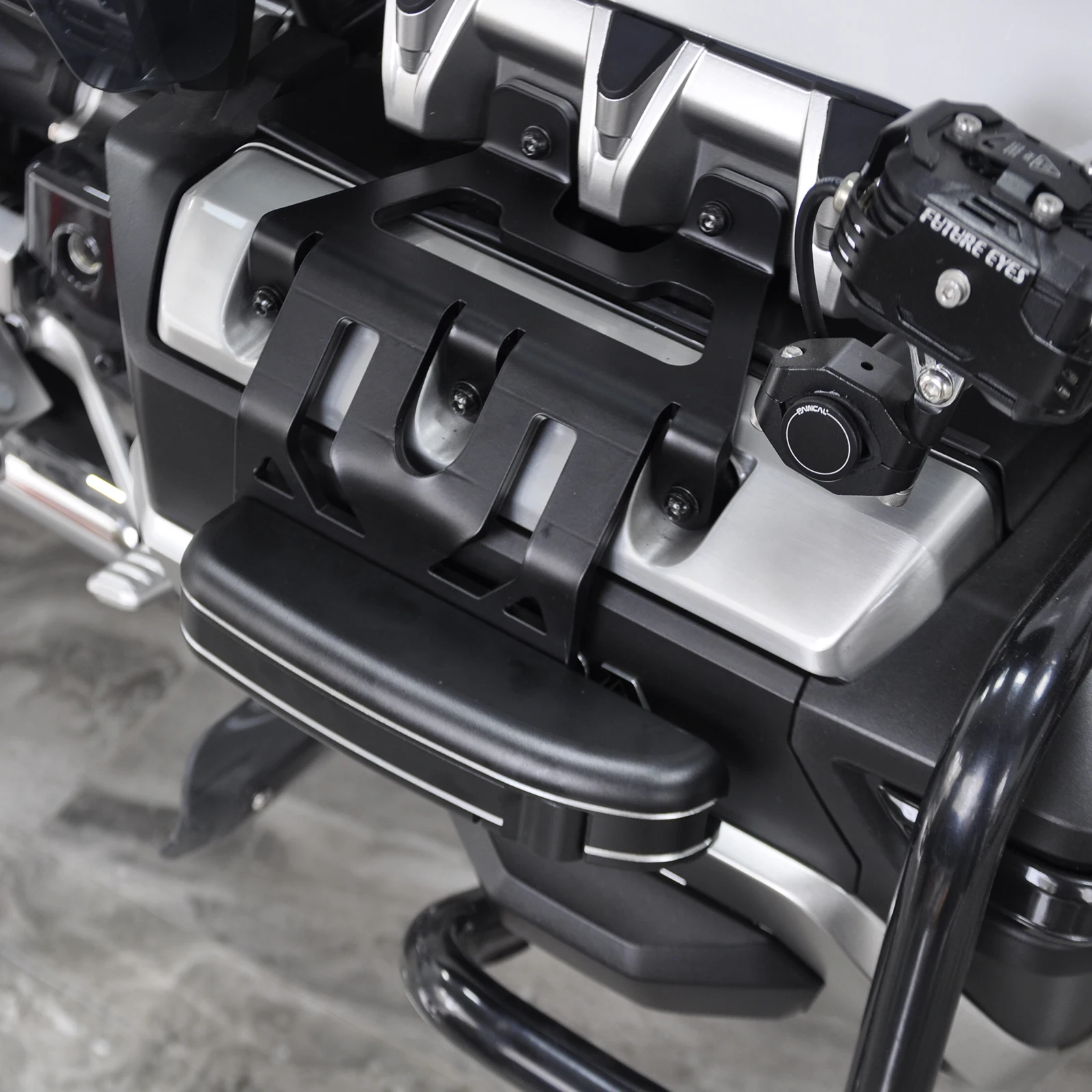 

PANICAL for Honda GoldWing GL1800 F6B 2018-2025 Motorcycle Folding Foot Pedal Rest Rod Foot Pedal Driver Foot Pedal Accessories
