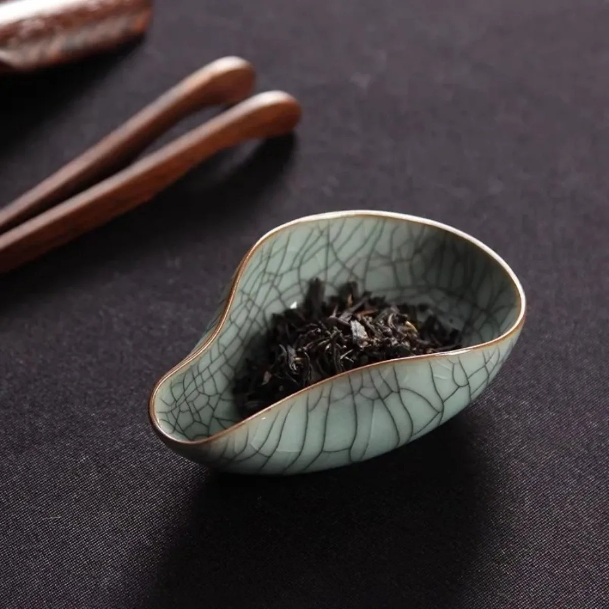 Longquan Celadon Cha He Kung Fu Holder Tea Presentation Vessel Porcelain Tea Boxes Saucer Tea Set Accessories Tea Ceremony