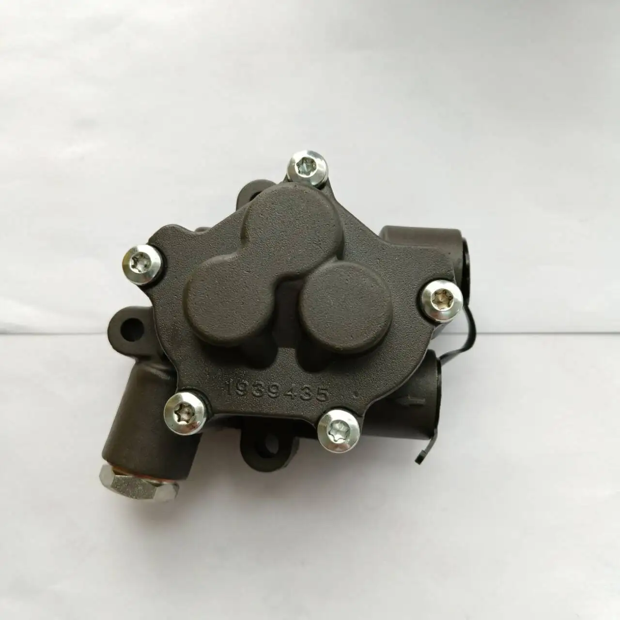 

NO.572(12) Fuel Engine XF 106 106 FUEL Feed Pump 1939435 3579671105 for EURO 6