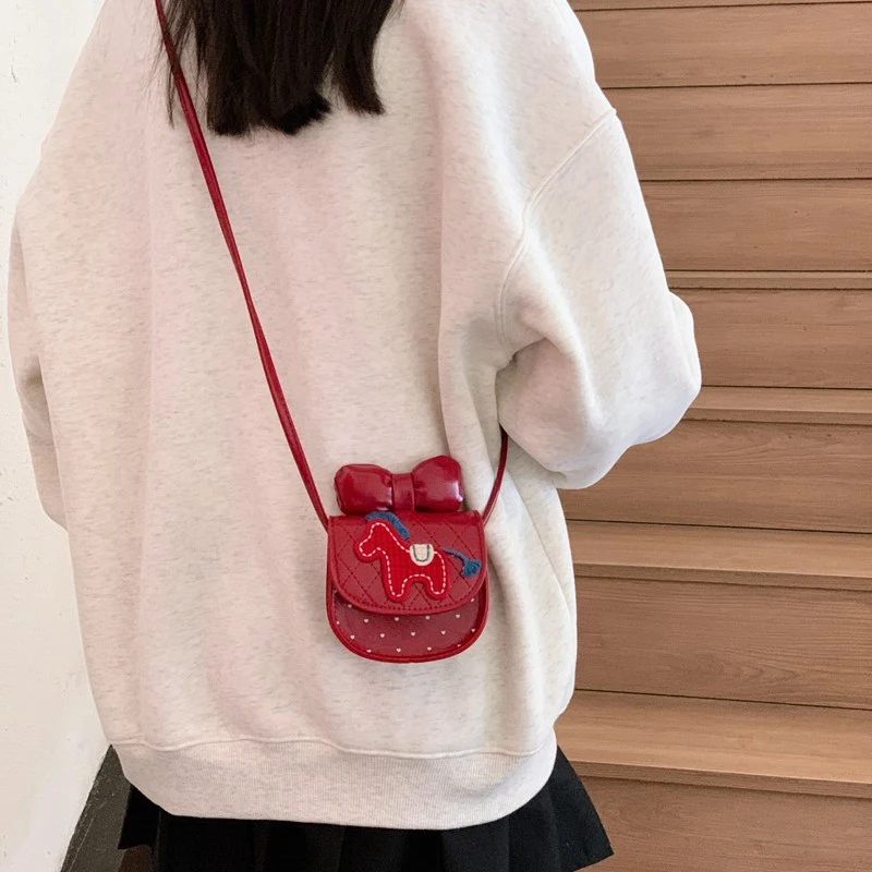 

Милая сумка-кроссбоди для девочек с бантом и вышивкой пони, красная мини-сумка через плечо, кошелек для монет