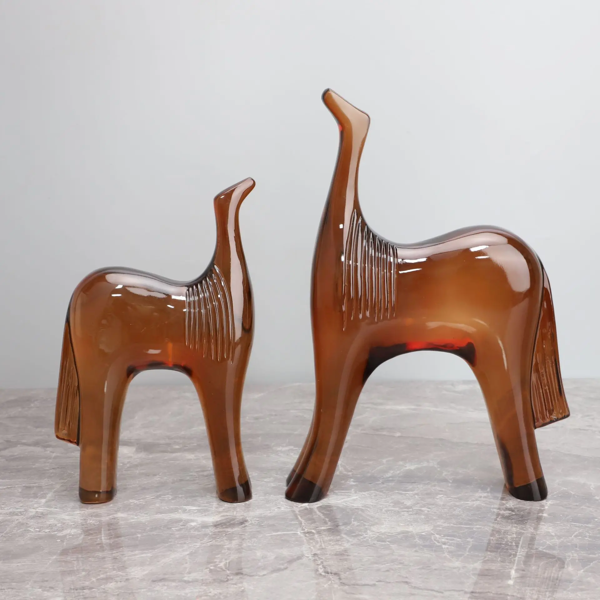 Modern Creative Brown Horse Resin Art Ornaments Model Room TV Cabinet Entrance Living Room Coffee Table Soft Decorations