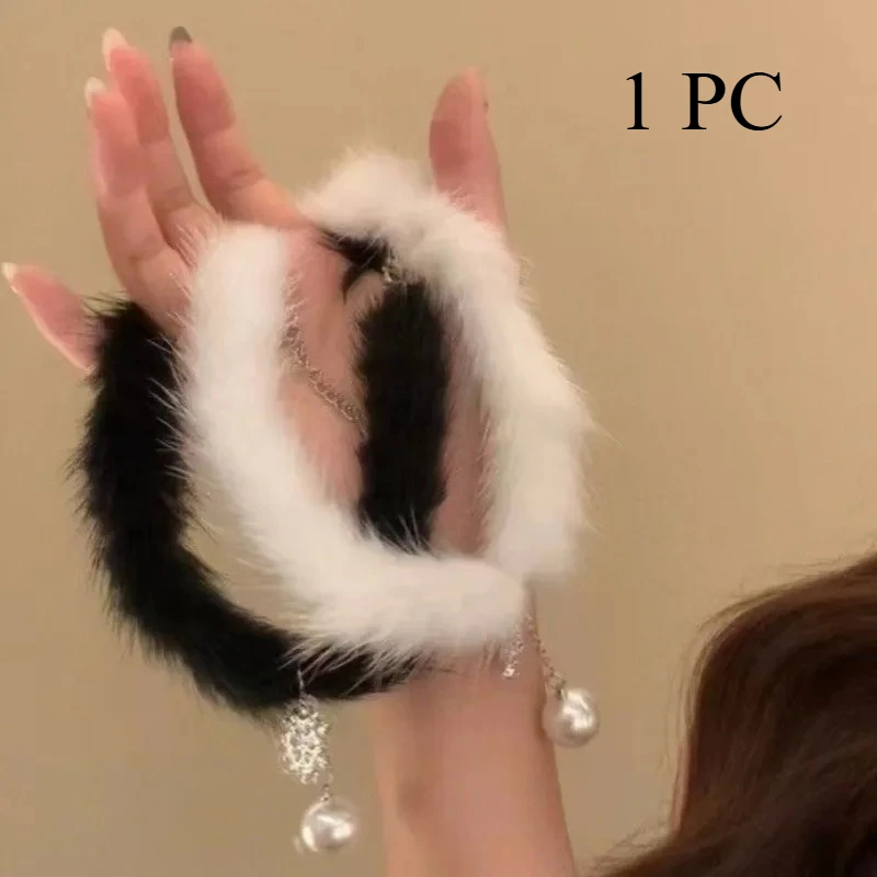 Women Sexy Snowflake Artificial Pearl Fluffy Necklace Choker Plush Velvet Clavicle Chain Collarbone Chokers Party Club Fashion
