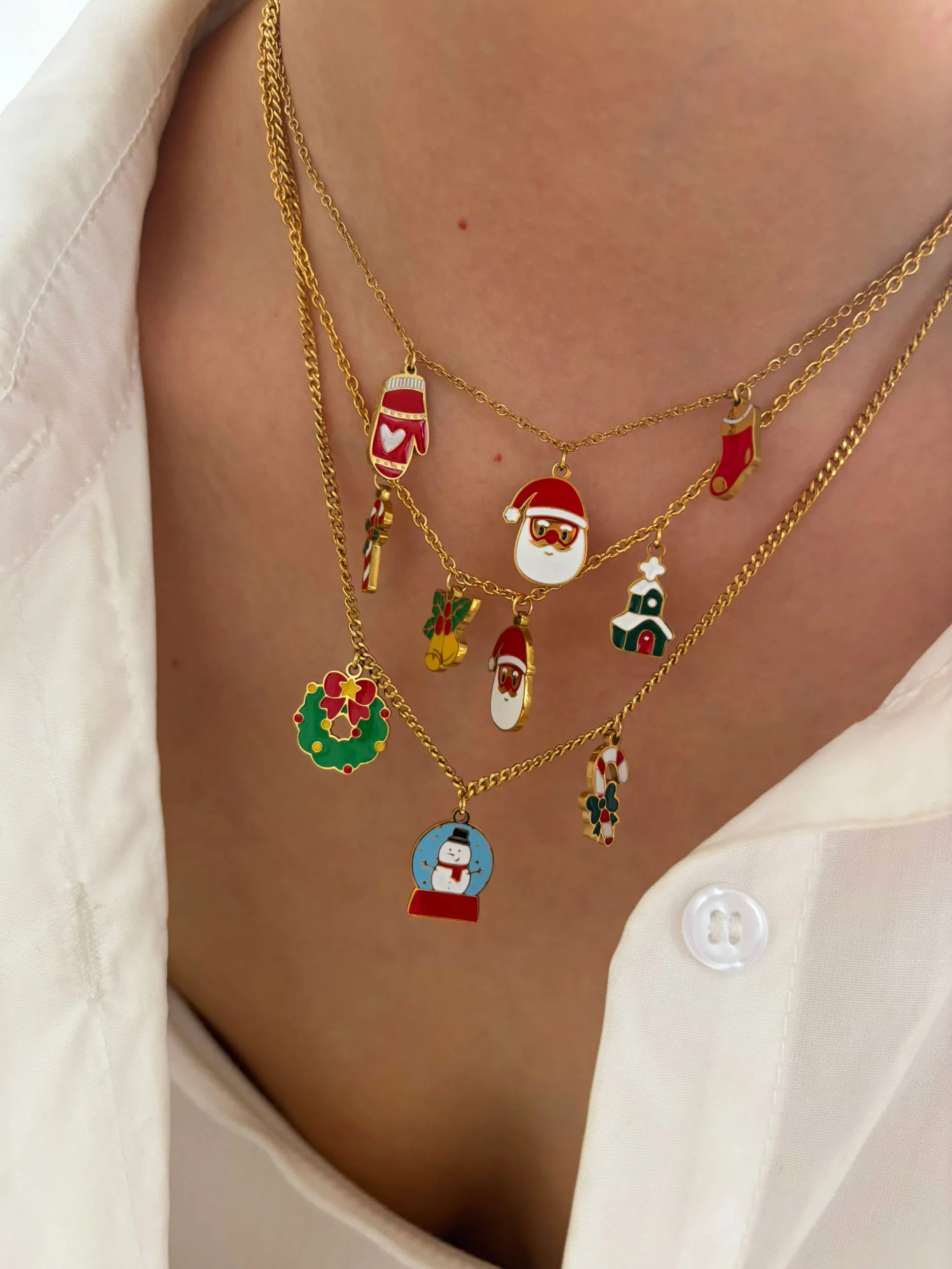 GHIDBK هدية الكريسماس مجوهرات من صلب لا يصدأ موضة ملونة المينا سانتا كلوز ثلج جورب دلايات قلادة القلائد للنساء