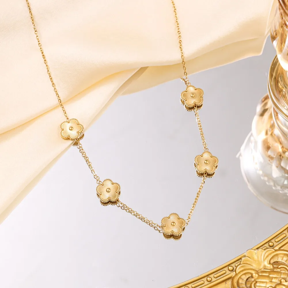 

Five-Leaf Plum Blossom Necklace Woman 316L Stainless Steel Clover Elegant Pendant Charm Collarbone Chain Party Jewelry Gifts