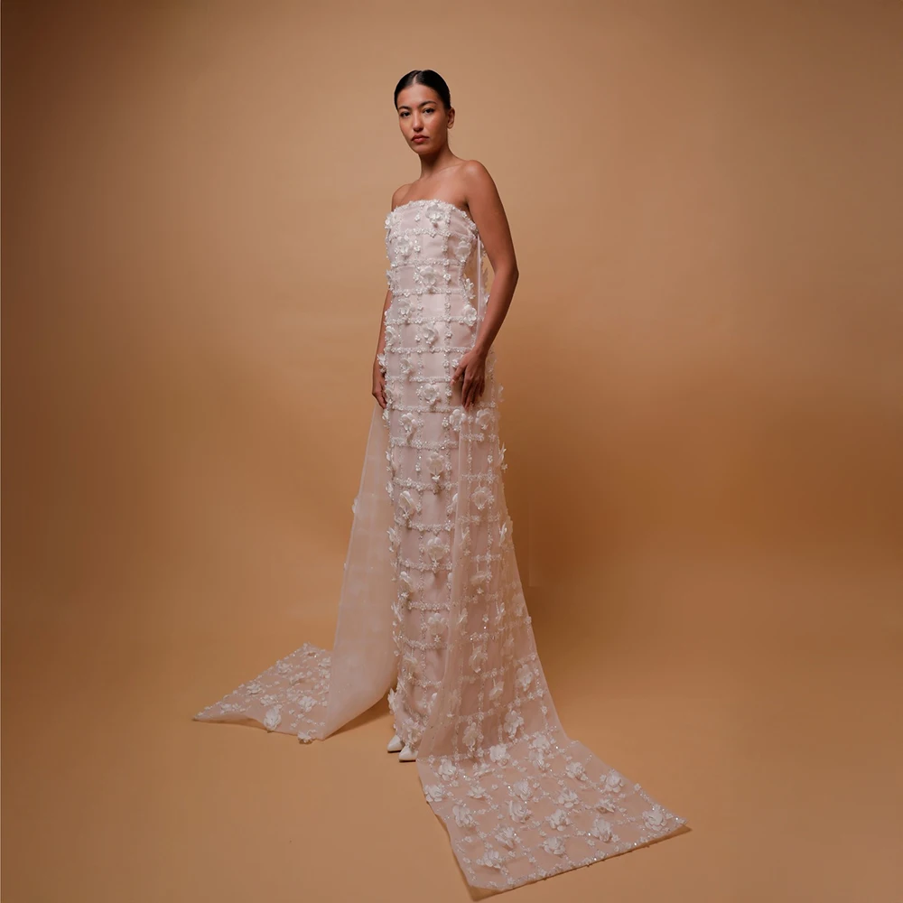 Suknia wieczorowa bez ramiączek, luksusowa, bez rękawów, z aplikacjami, z trenem, z odkrytymi plecami, prosta, do ziemi, na studniówkę.