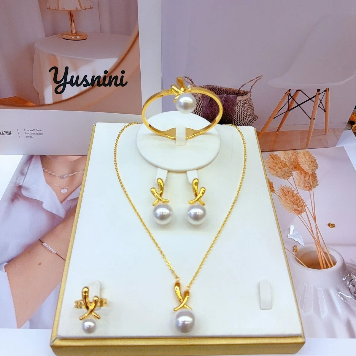 

Мода Дубай Европа 24-каратное позолоченное индивидуальное ожерелье, серьги, кольца, браслеты для пар, комплект ювелирных изделий для свадебной вечеринки D10910