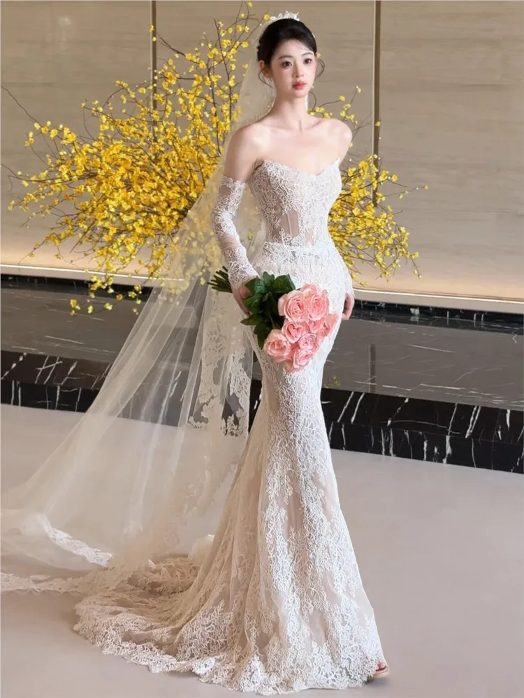 

Fishtail Master's new light morning gown toasting dress