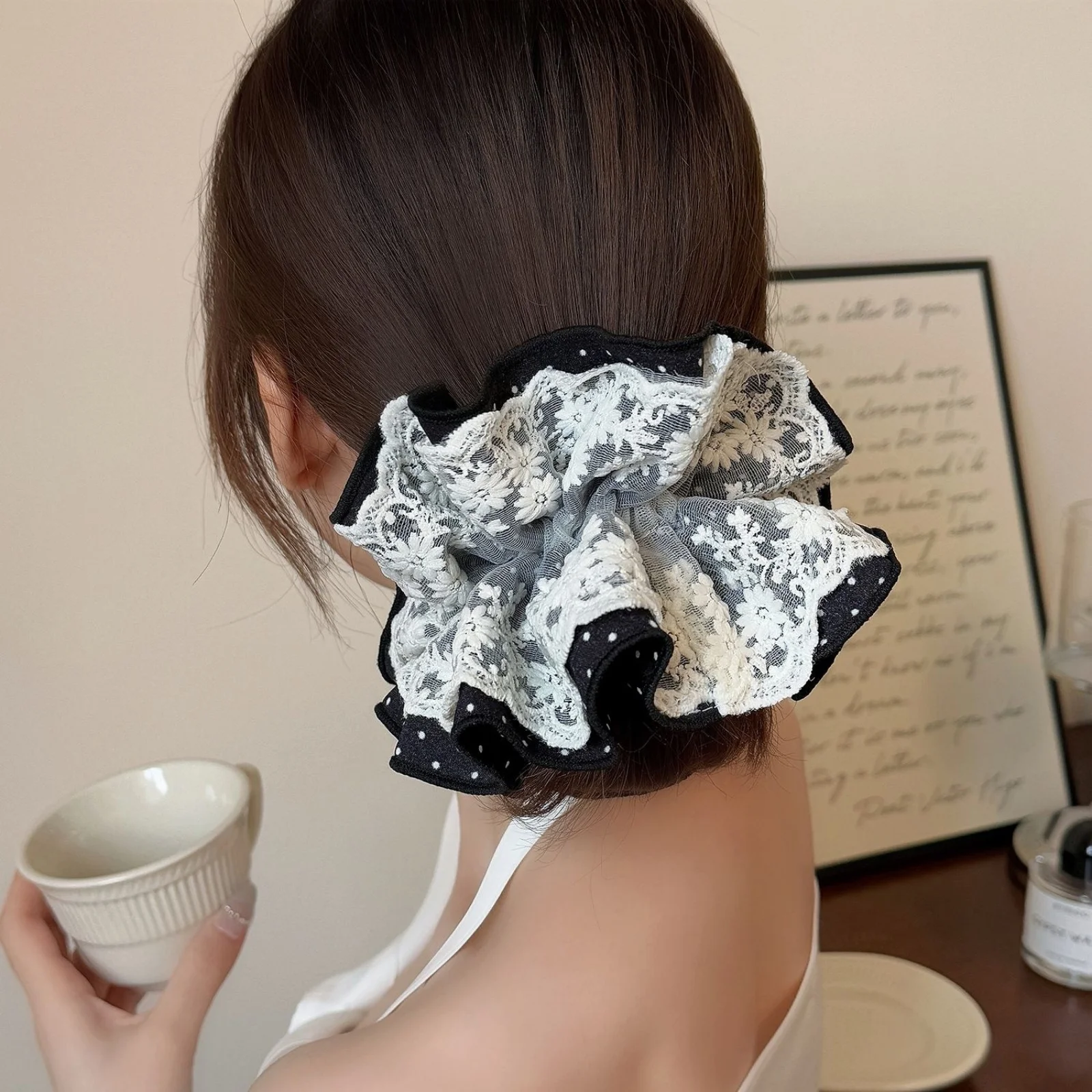 1 قطعة الحد الأدنى ومتعددة الاستخدامات الدانتيل تكدرت كبير Scrunchie إكسسوارات الشعر مع الراقية يشعر 2025 نمط جديد