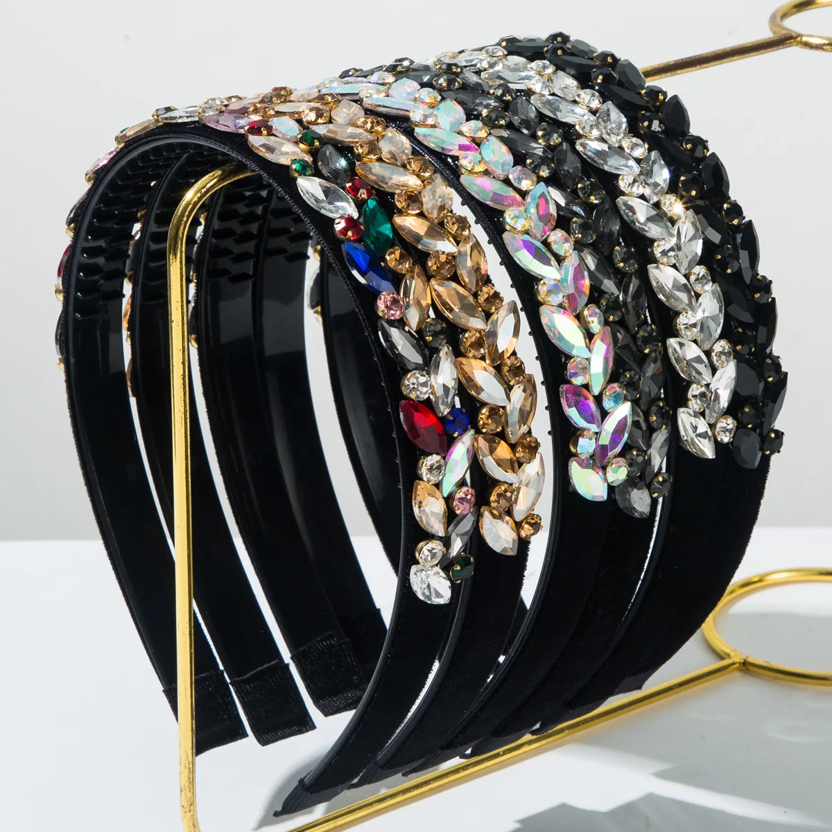 

Korean Fashion with Non-slip Teeth Inlaid Glass Diamond Headband Shiny Luxury Temperament Lady Hair Accessories