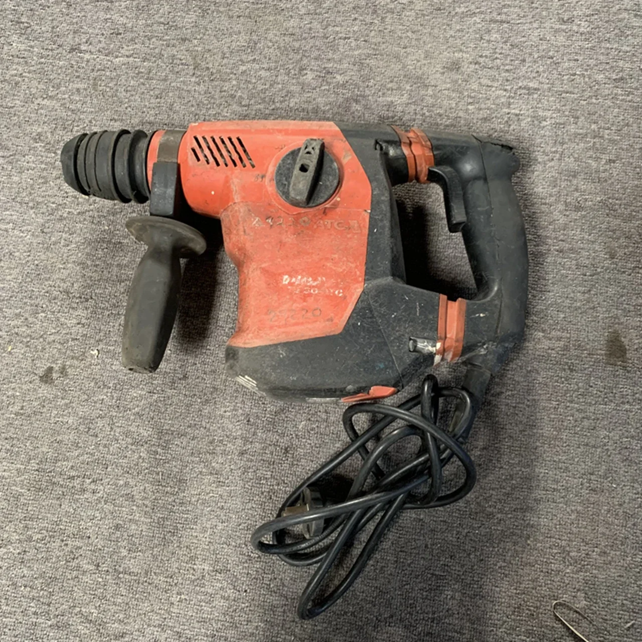 

Hilti TE 30-ATC Corded Rotary Hammer Drill-220V body only, second-hand