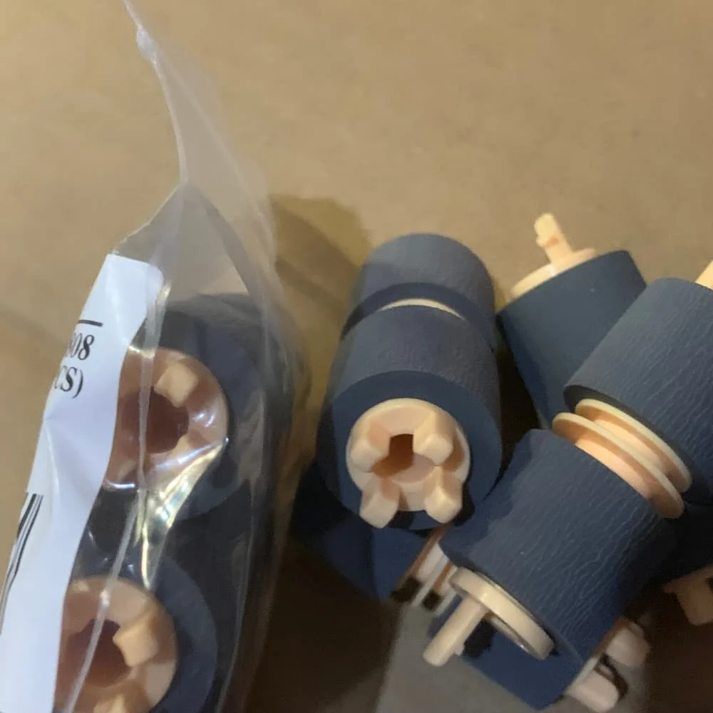 

100 шт. ролик захвата бумаги для Xerox DocuColor 5065 6075 240 250 242 252 260 7025 7030 7035 8000 550 560 570 2060 3060 3065