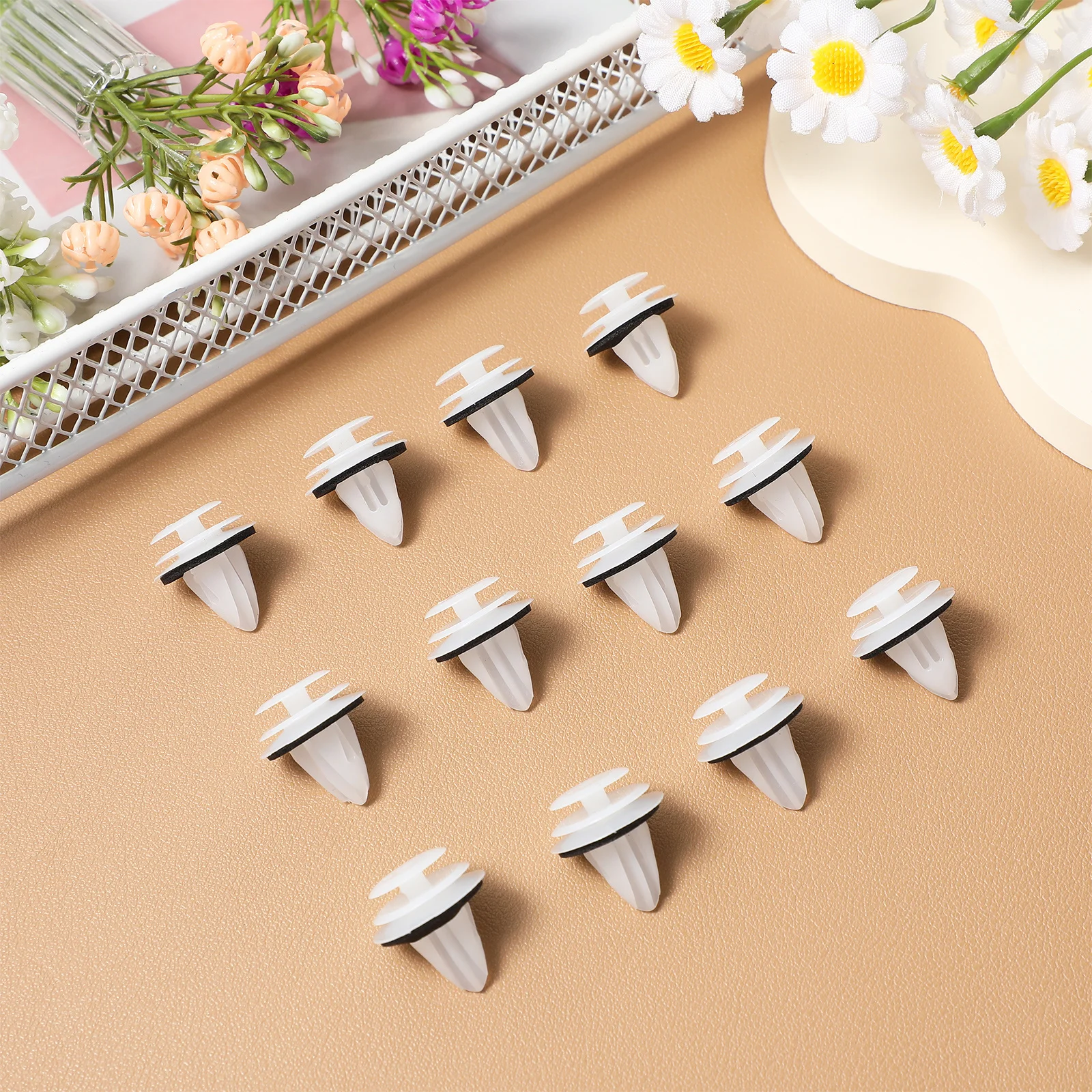 

100Pcs Auto Door Panel Fastener Clips Versatile Use Solid Protection Car Accessory Door Panel Clips Car Accessories