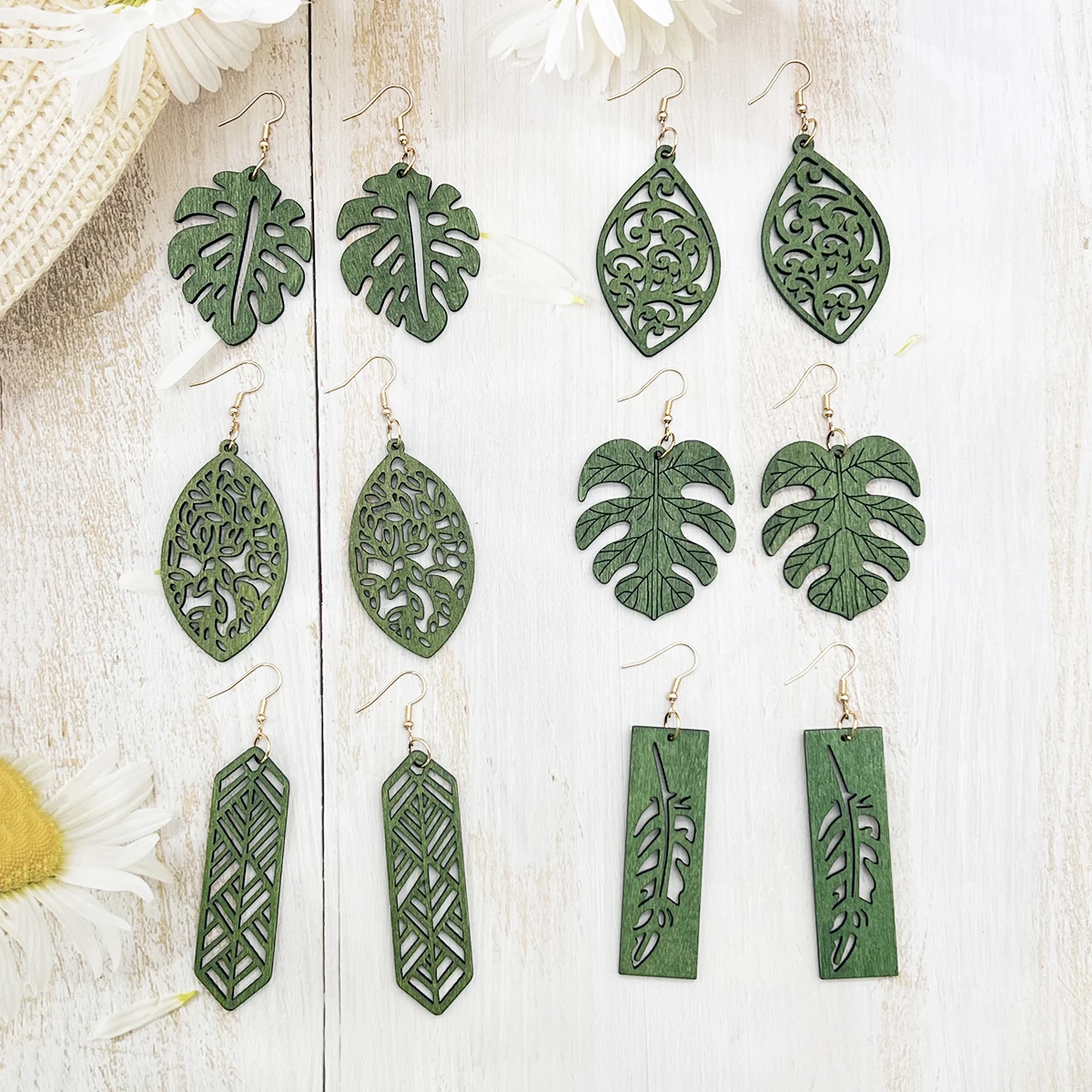 6 Pairs/Set of Green Cut Out Personalized Geometric Wood Earrings, Bohemian Creative Versatile Holiday Style Wood Earrings, Simp