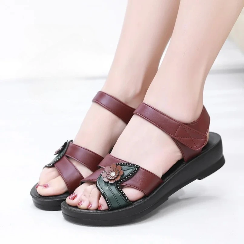 

2025 Summer New Women Sandals Flat Non-slip Open Toe Breathable Shoes Women Casual Comfortable Outdoor Sandals Mother Sandals