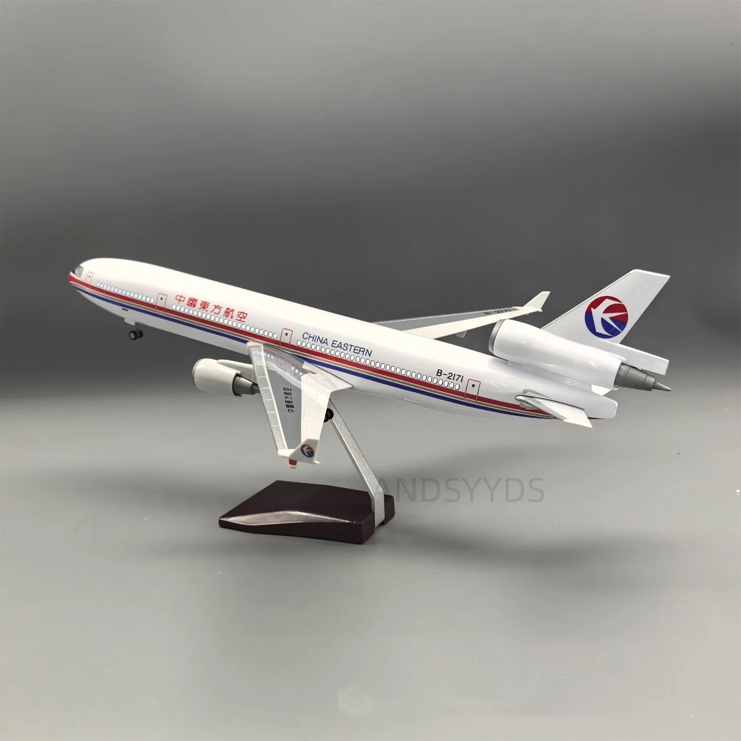 

47cm Airplane Scale 1:130 China Eastern Airlines MD11 Resin Aircraft With LED Light & Stand Die-Cast Model Plane Collection Gift