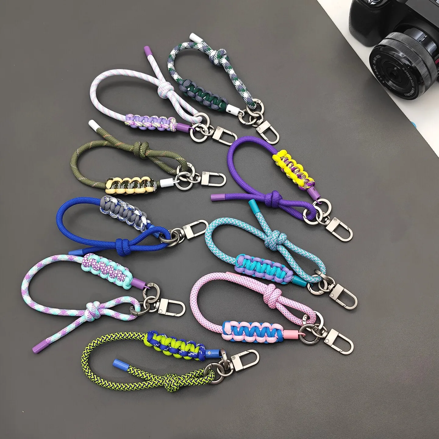 Handmade Women's Cute Short Phone Chain Lanyard Universal Patch Woven Strong and Durable High-End New Portable Drop-Resistant
