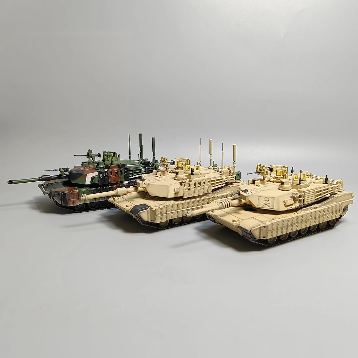 1:72 Scale Plastic American M1A2 Main Battle Tank Model TUSKII Militarized Combat Track Type Classics Adult Gifts Toys Souvenir