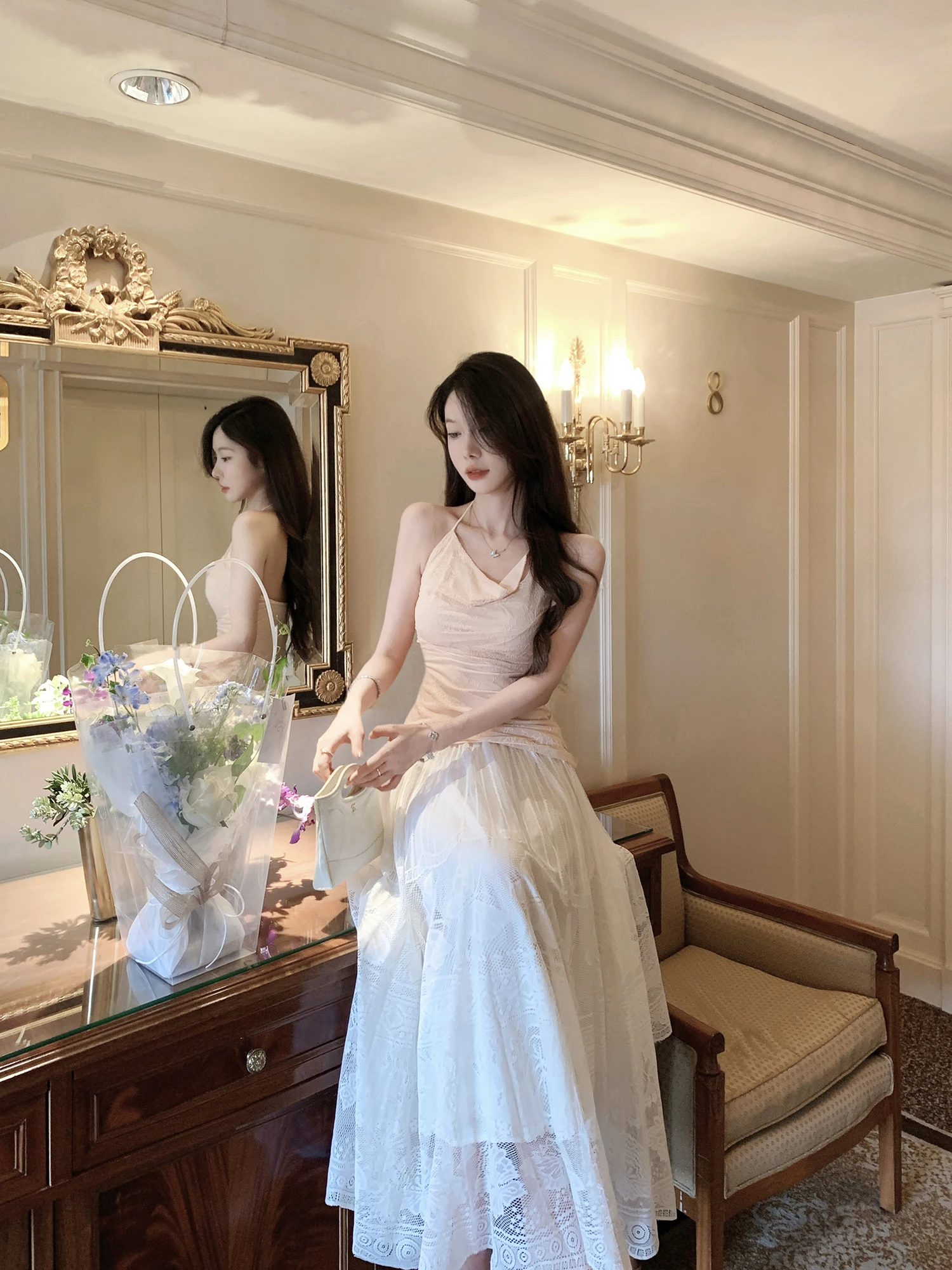 

JustQin Moonlight Par 2025 Новая летняя женская блузка с вырезом на шее, облегающая, модная, сексуальная, топ