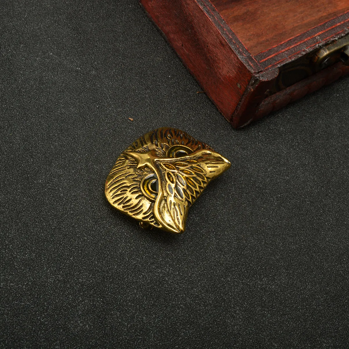 Retro Owl Brooch Pin for Men and Women – Premium Alloy, Rust-Resistant, Lightweight Dress Accessory Gift