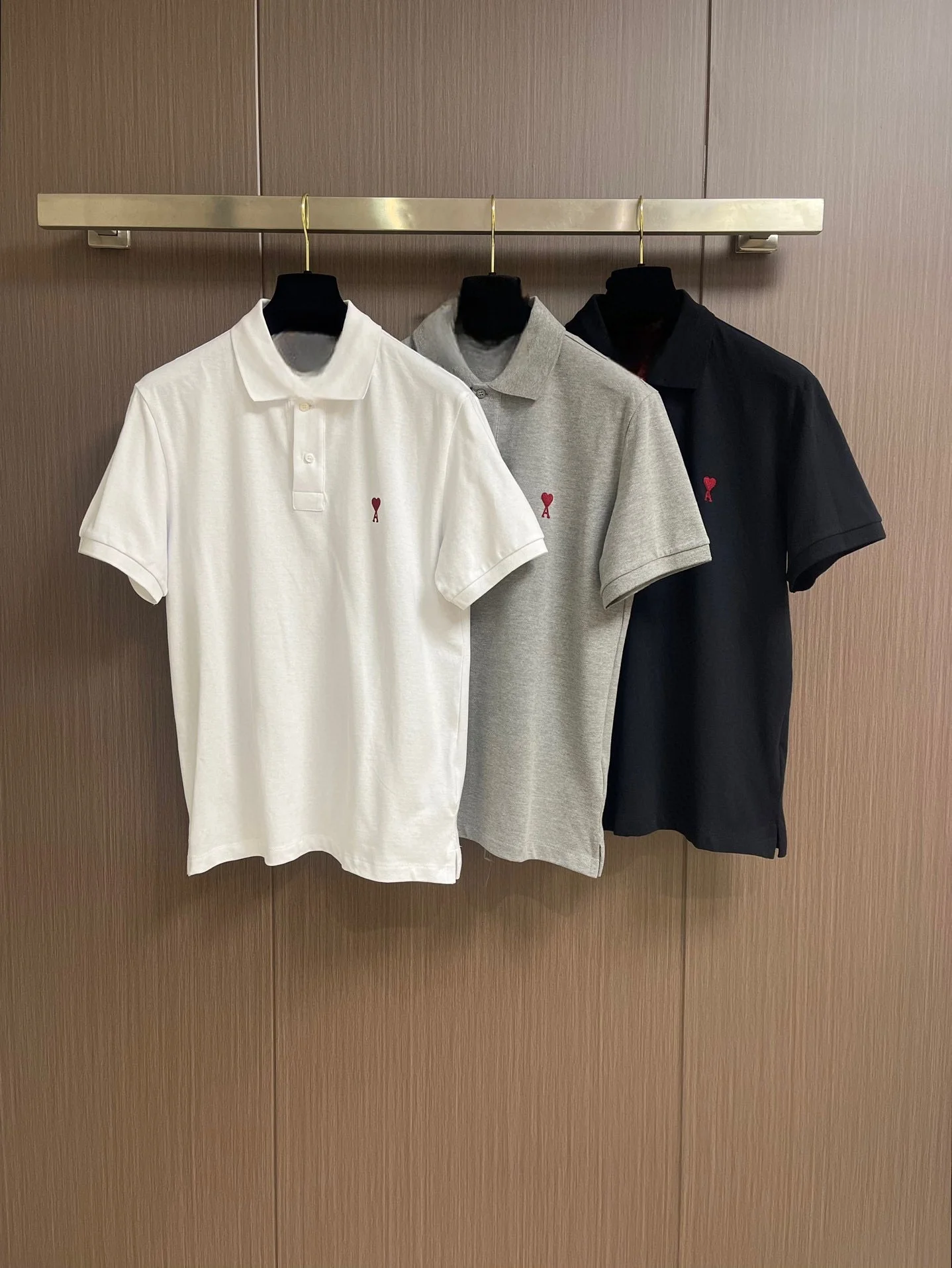 

The New Men's and Women's Heart-shaped POLO Shirts That Are Popular in Europe During Summer Are Loose, Comfortableand Breathable