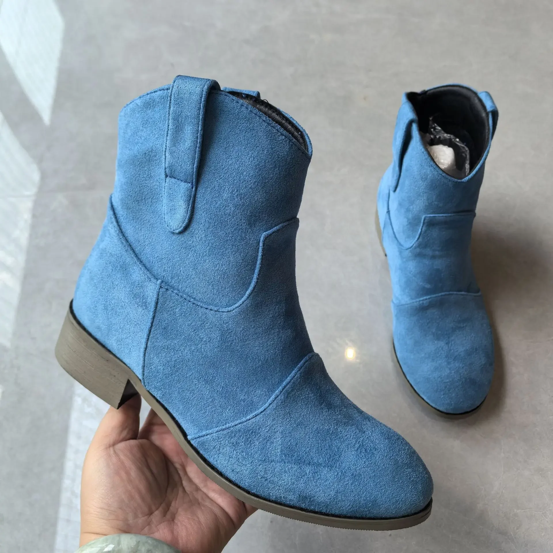 2026 New Fall/Winter Women's Trendy Low-Top Boots: Comfortable Low-Heeled, Plus Size 40-43
