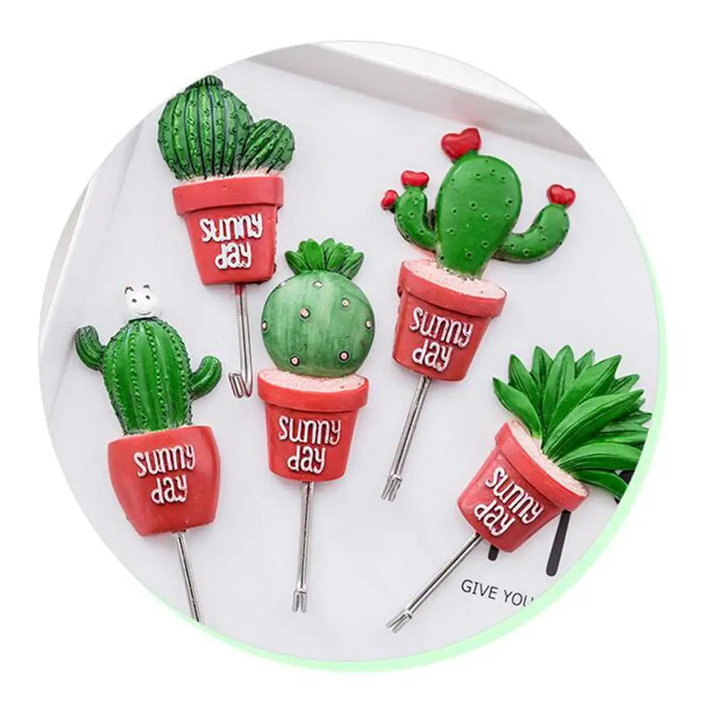 

3PCS Cactus Resin Hooks Strong Adhesive Wall Hangers Kitchen Bedroom Decorative Use Easy Removal No Damage Universal Hooks