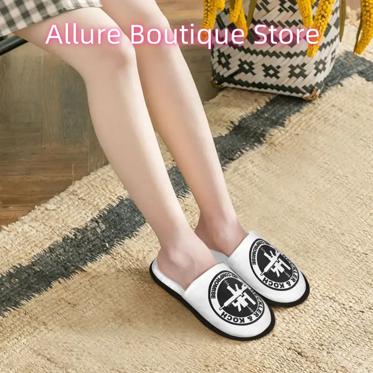 شبشب ضيوف هيكلر آند كوخ للنساء في الفنادق بطباعة مخصصة لأحذية منزل الأسلحة النارية من هونج كونج #5