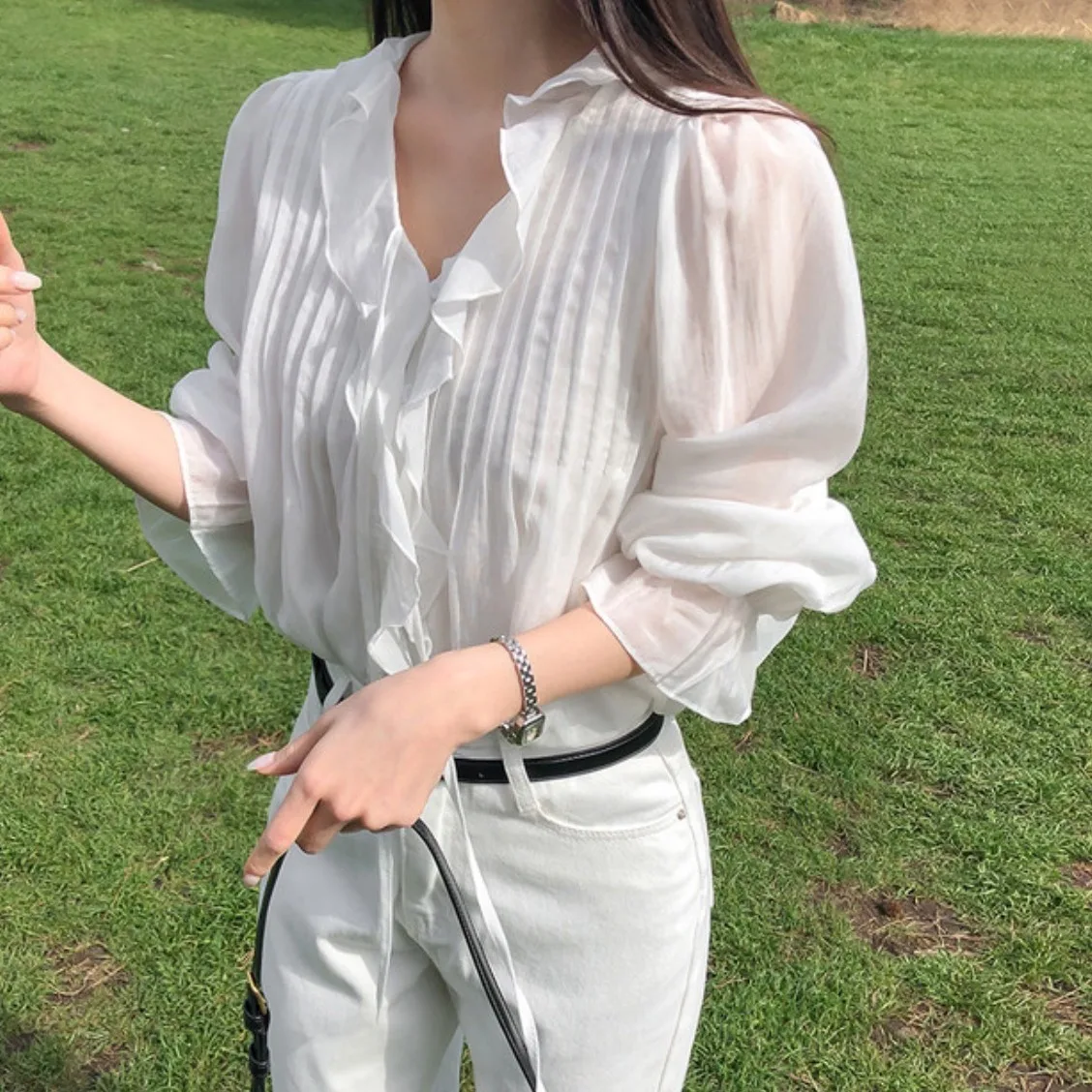 

Chic Women's Shirt Spring 2026 Back Pleated Design Breathable Long Sleeve Polyester Fiber Fashionable Casual Top