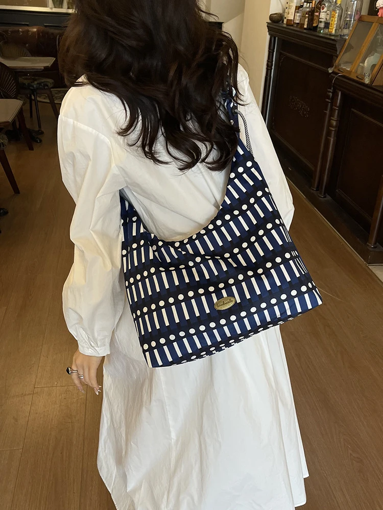 

Early Spring Matchstick Series Fashionable Versatile Retro Style Drawstring Bag Large Capacity for Women Commuting to Work