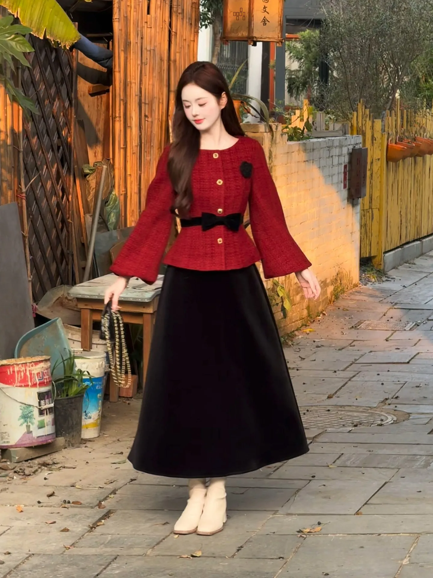 

Красный цвет Blo Petal Sve пуховое женское зимнее пальто с французским вырезом свободного покроя с высоким пухом и растительным цветочным узором