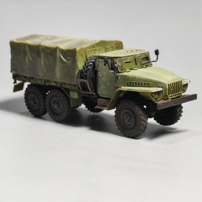 

Die cast Russian Ural 4320 transport truck alloy and plastic model 1:43 scale toy gift collection simulation display