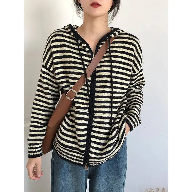 Autumn New College Style Stripe Hooded Sweater Coat Women\'s Contrast Color Zipper Pockets Loose Lazy Long Sleeved Knit Cardigan