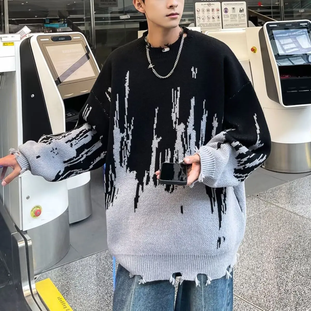 

Thickened pit stripe half round neck design knitted sweater for couples two tone spliced sweater high-end feeling winter outerwe