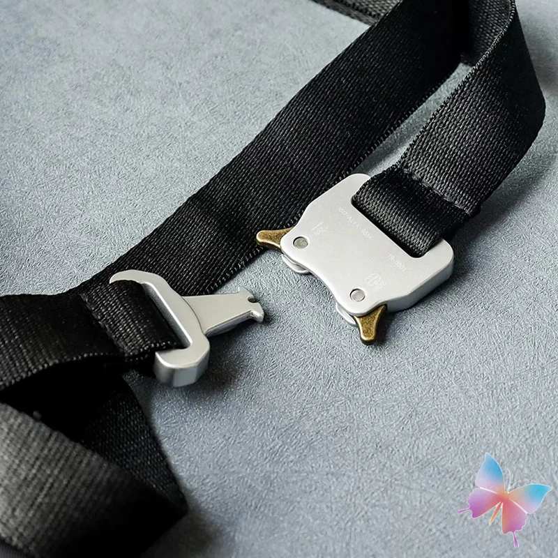 أزياء الشارع للجنسين 1017 ALYX 9SM حمل حقيبة عادية الأسود النايلون مشبك معدني حقيبة يد عالية السعة في الهواء الطلق السفر اللياقة البدنية حقائب