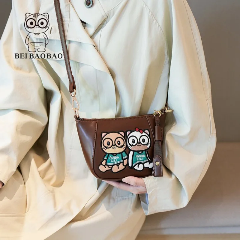 

Popular Leather Tote Bag For Ladies With Shoulder Carry Elegant And Functional By Famous Designer