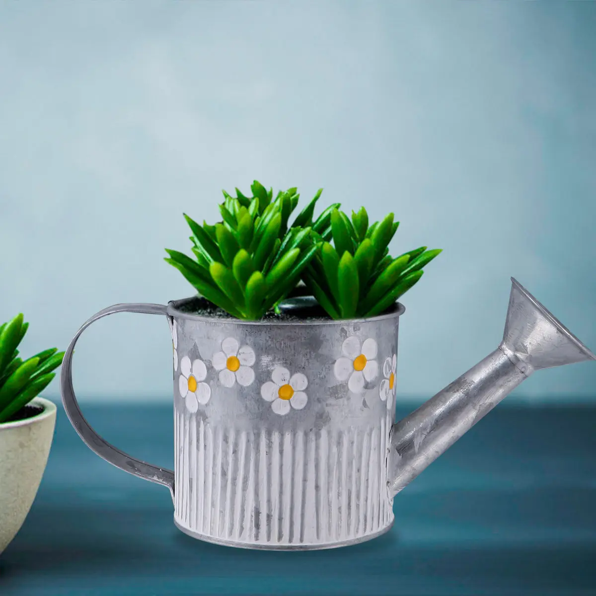 1Set Vintage Style Iron Pail Flower Design Decorative Bucket for Gardening Home Plant Pot Rustic Interior Outdoor Use Silver