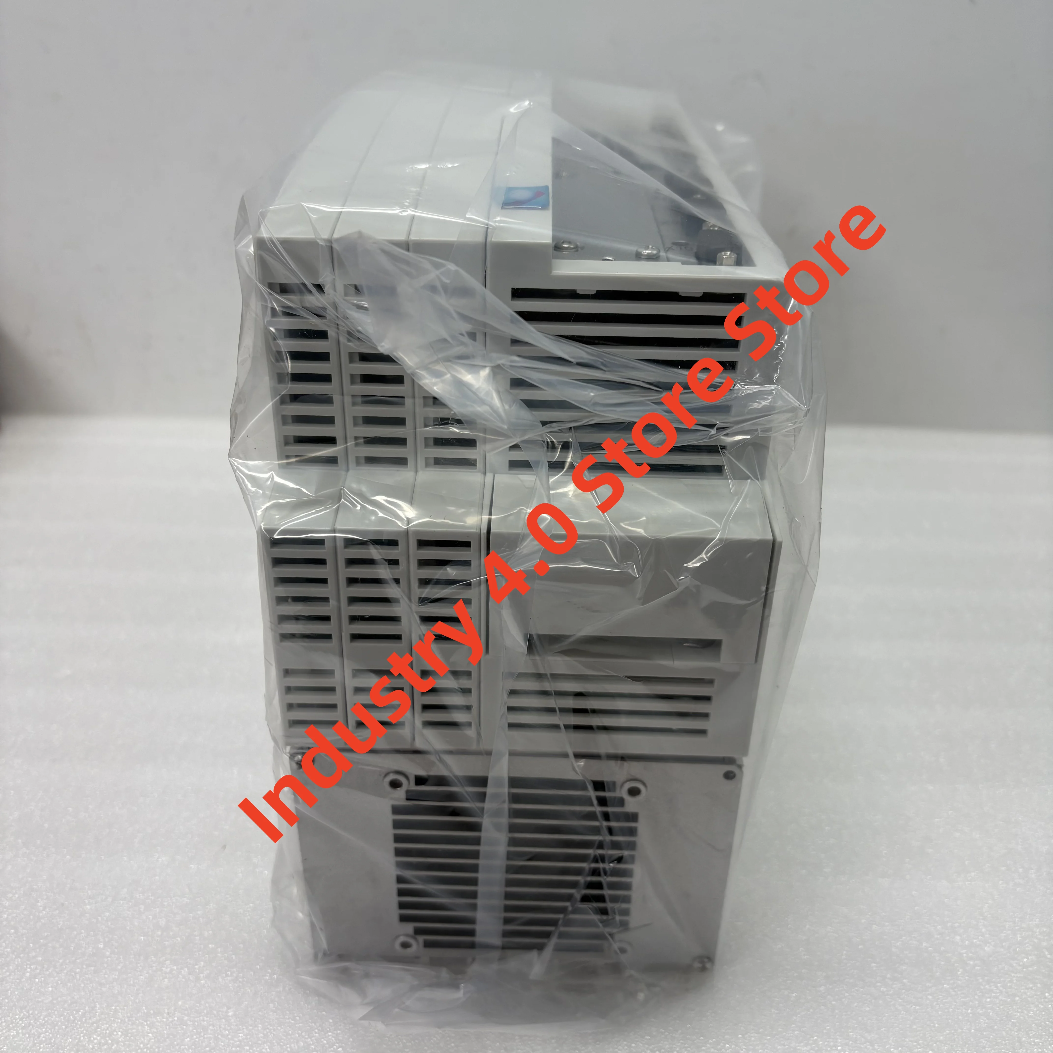 상자에 새 제품 EVS9325-EIV907 EVS9325-EIV004 주파수 변환기 EVF9325-EVV004