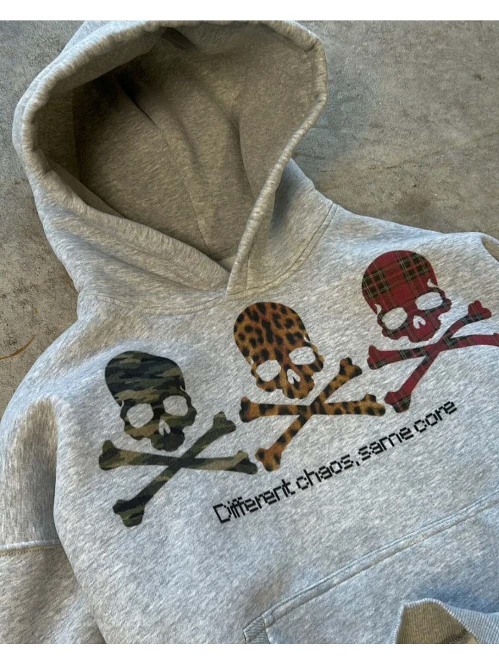 Y2K minority retro hoodies, three-color skull print design, autumn and winter high street style fashionable unisex sweaters.
