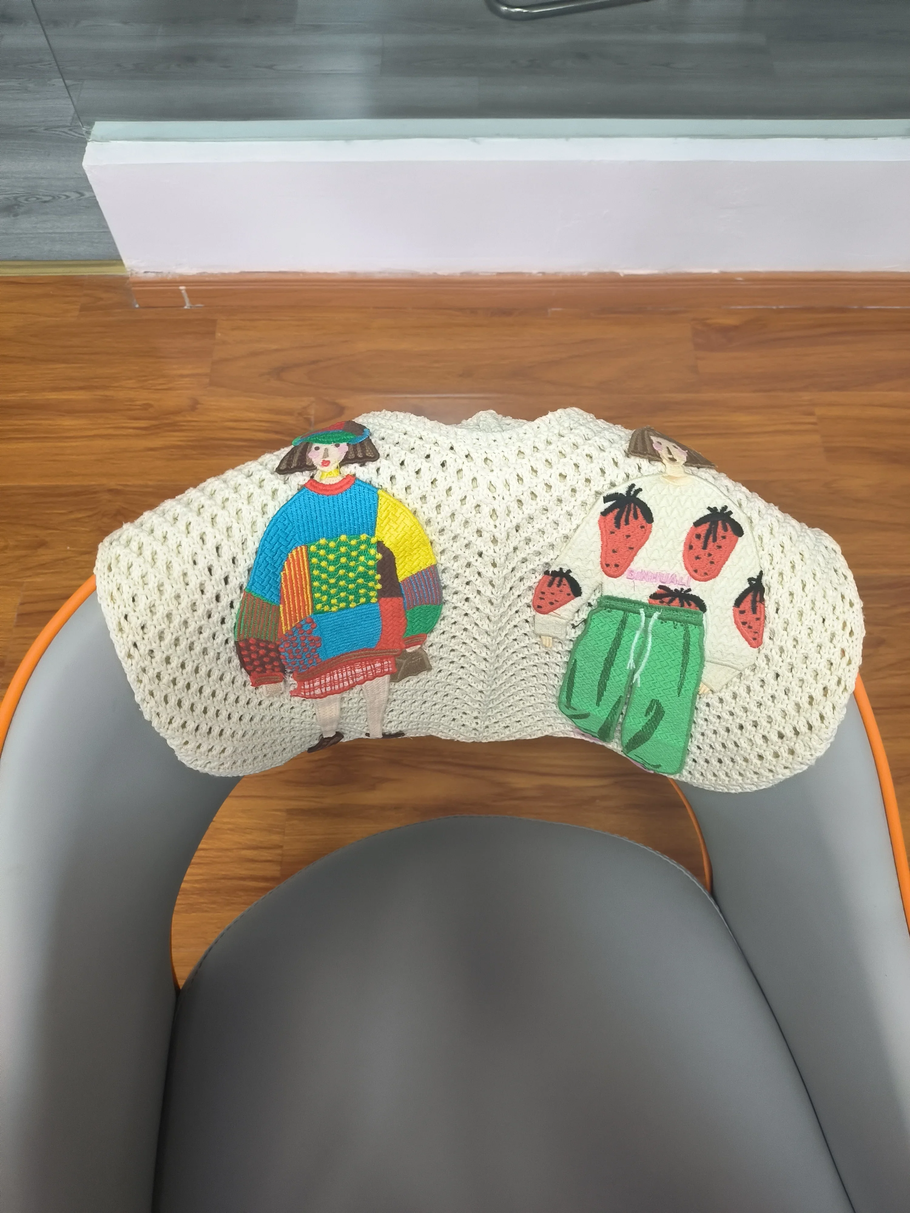 Hohle gestrickte Umhängetasche aus Netzstoff, Strandurlaub, lässige, schicke Cartoon-Einkaufstasche, leichte, lässige, gewebte Damenhandtasche mit Entspannung – Detail 1