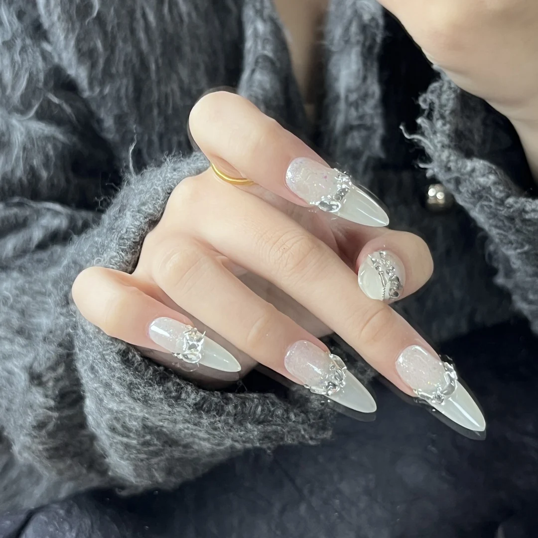 Micro Light Crushed Diamond Removable Reusable High Quality Handmade Press On Nails with Shimmering Effect and Luxurious Style