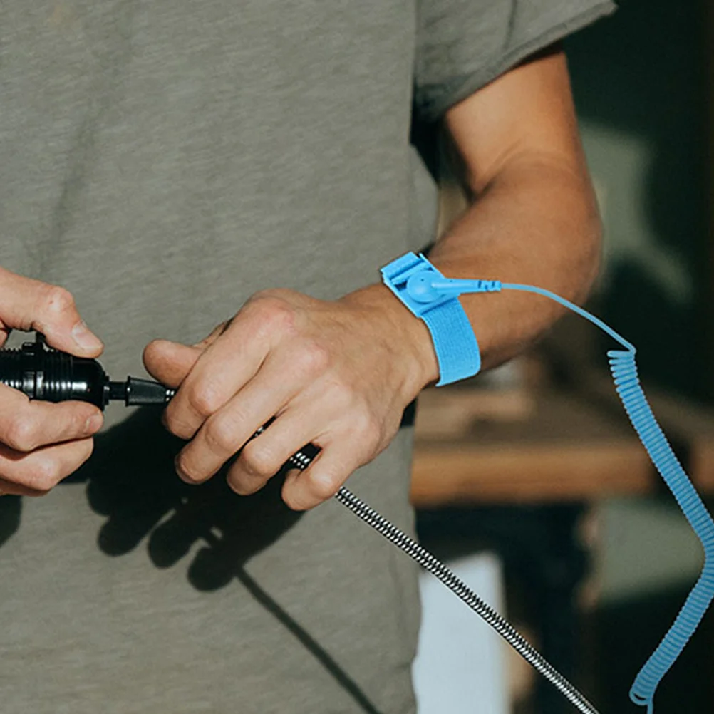 

4Pcs Anti Static Wrist Strap Band Reusable Esd Grounding Wrist Strap for Computer Hardware Installation and Electronic