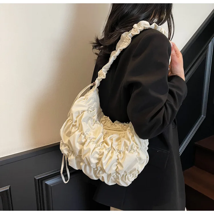 Folds Cloud Bag für Damen, Schulter-Crossbody-Tasche, Nylon-Bubble-Plissee-Unterarmtasche, leichte Hobo-Handtasche für den Arbeitsweg – Detail 7