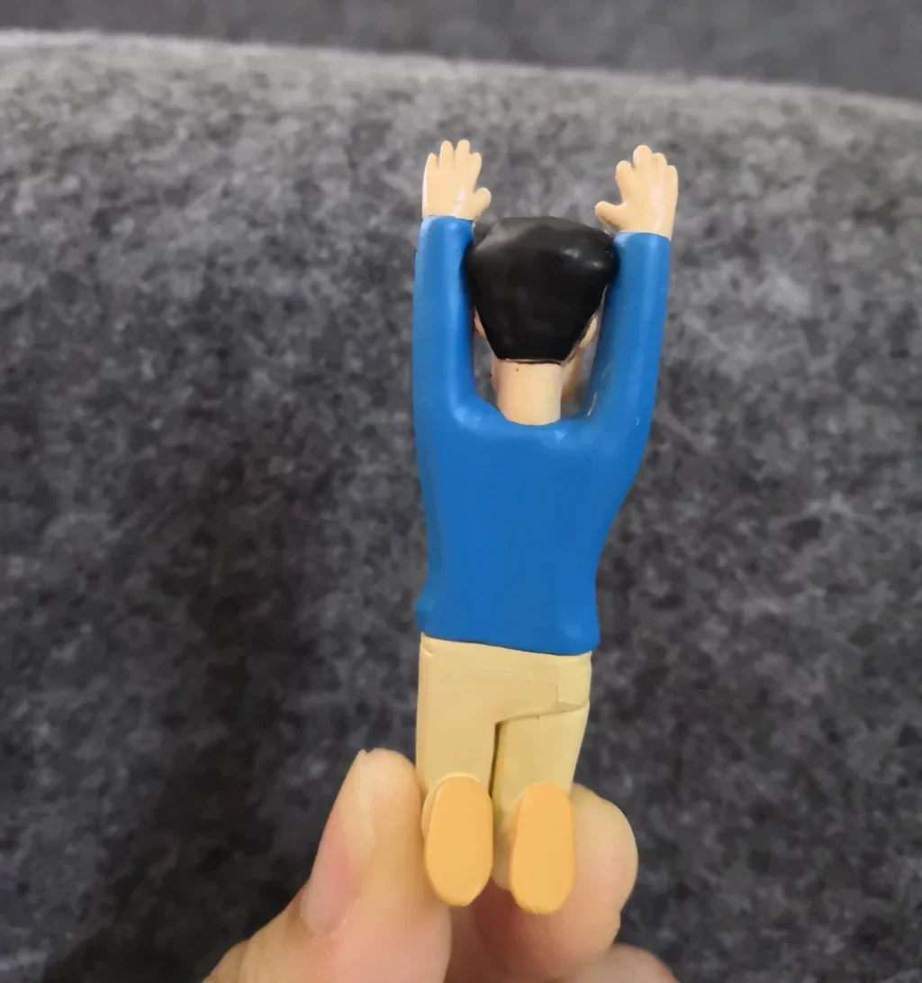 Bandai 7 unids/set Anime nuevo crayón Shin-chan familia Kawaii versión Q figura divertida modelo muñeca taza borde juguete adornos decorar regalos