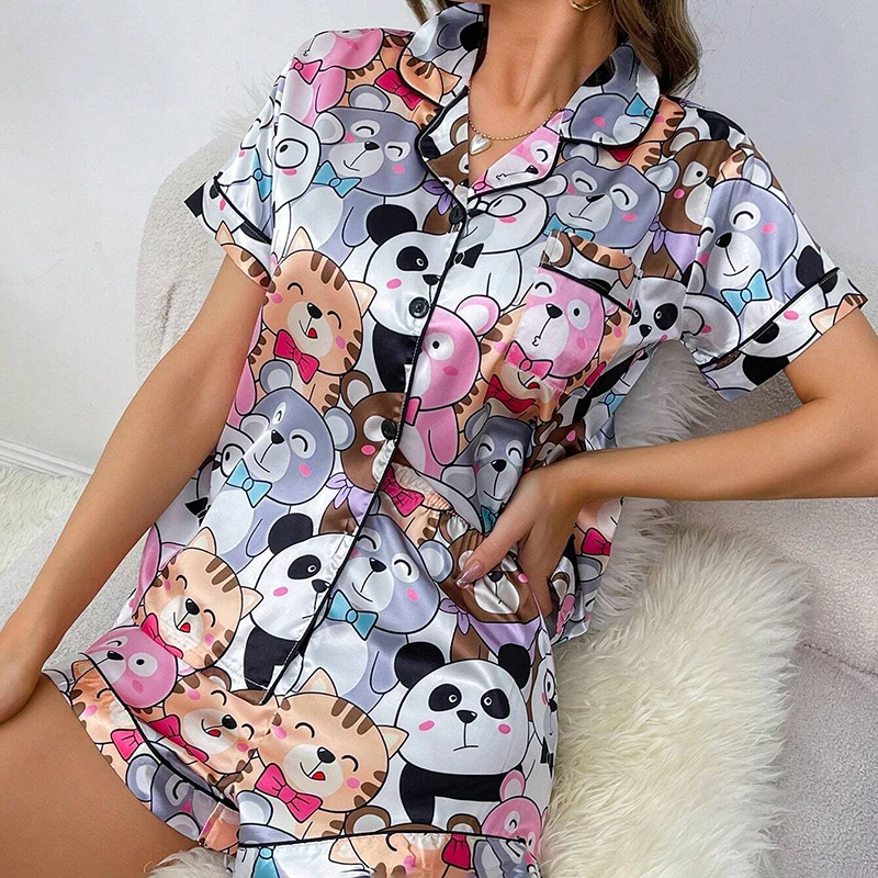 Women\'s Heart Print Casual Pajama Set Short Sleeve Buttons Lapel Tops & Shorts Sleepwear Comfortable Relaxed Fit For Halloween