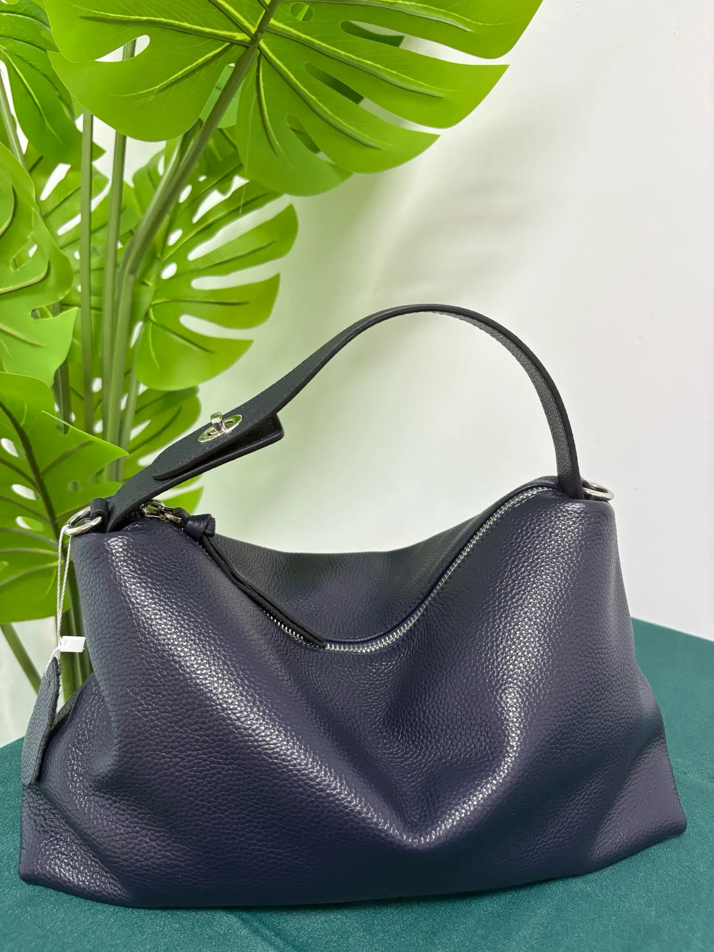 Women's Genuine Leather Shoulder Crossbody Bags Luxury Designer Brand Soft Cowhide Large Capacity Handbag for Woman Pillow Bag