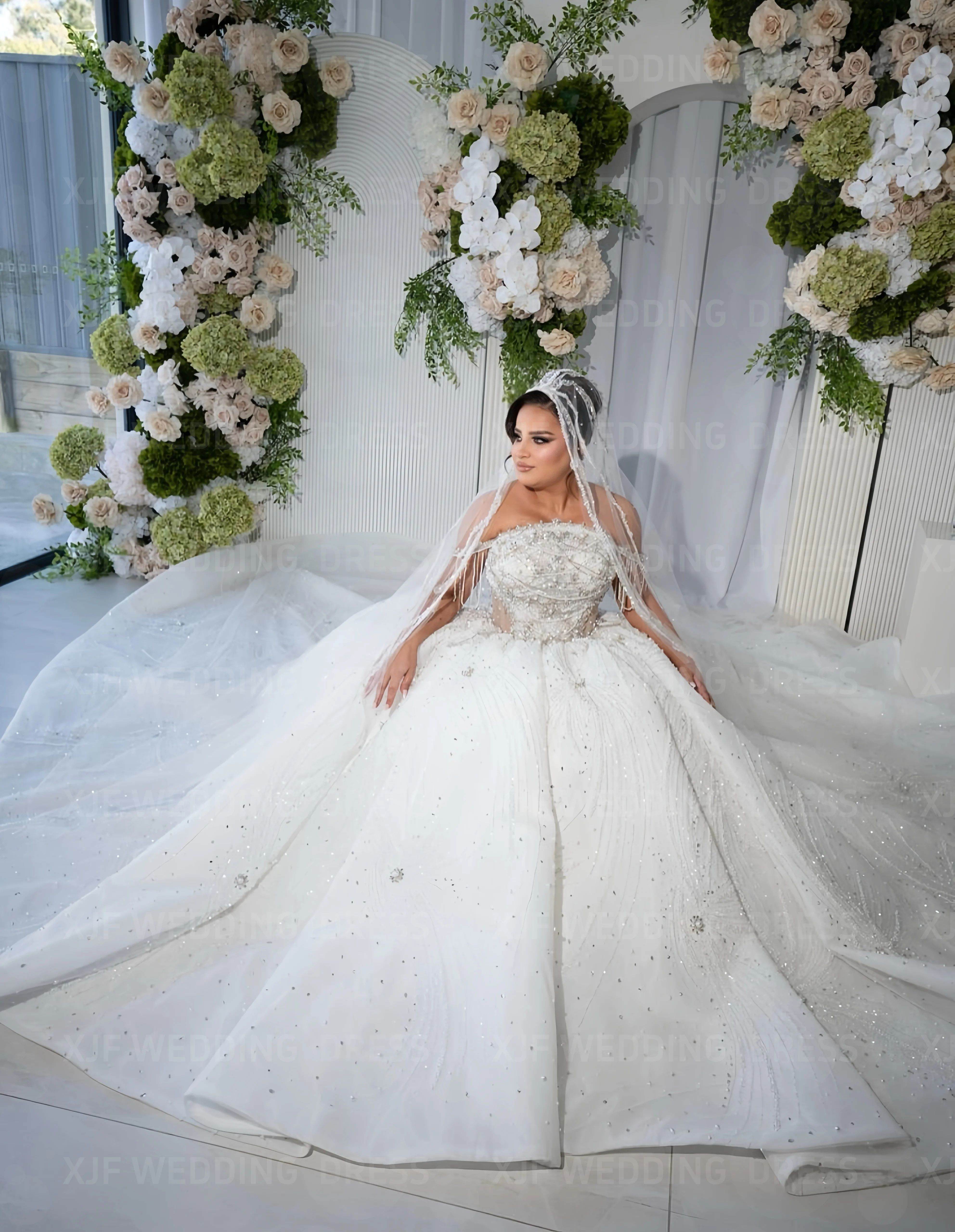 فستان زفاف أنيق بدون حمالات بدون أكمام مخصص من فيستدوس دي نوفيا أماندا نوفيا أماندا نوفيا رسمي