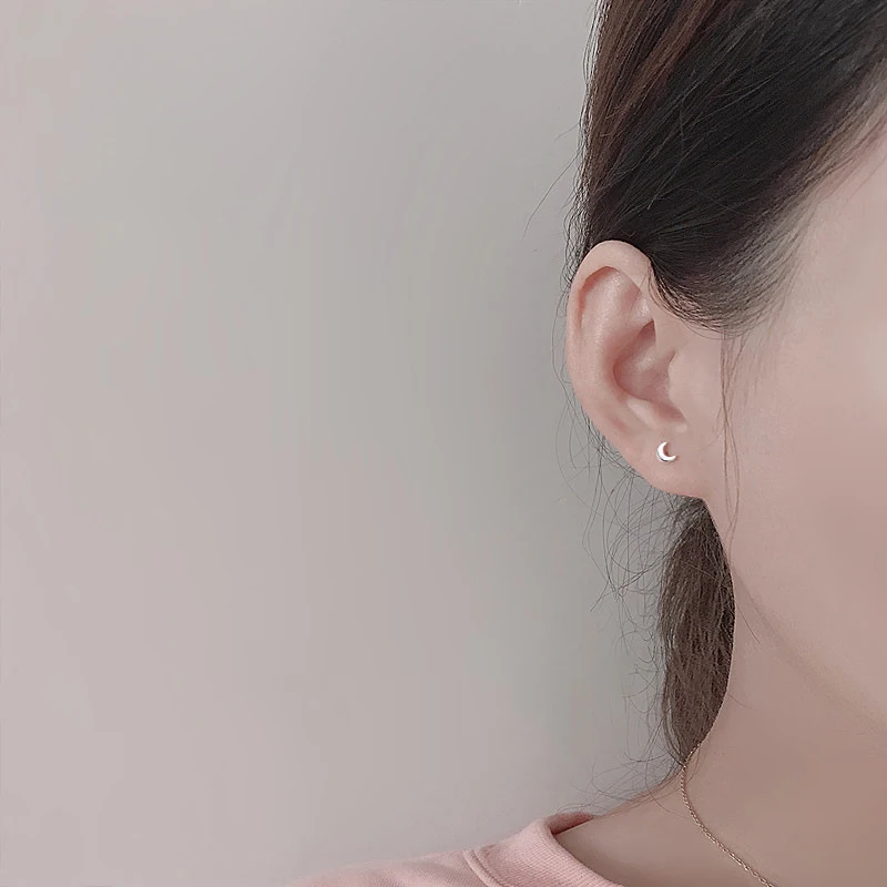 New Tiny Minimalist Silver Plated Korean Mini Small Moon Stud Earrings for Women Student Teen Simple Ear Piercing Jewelry