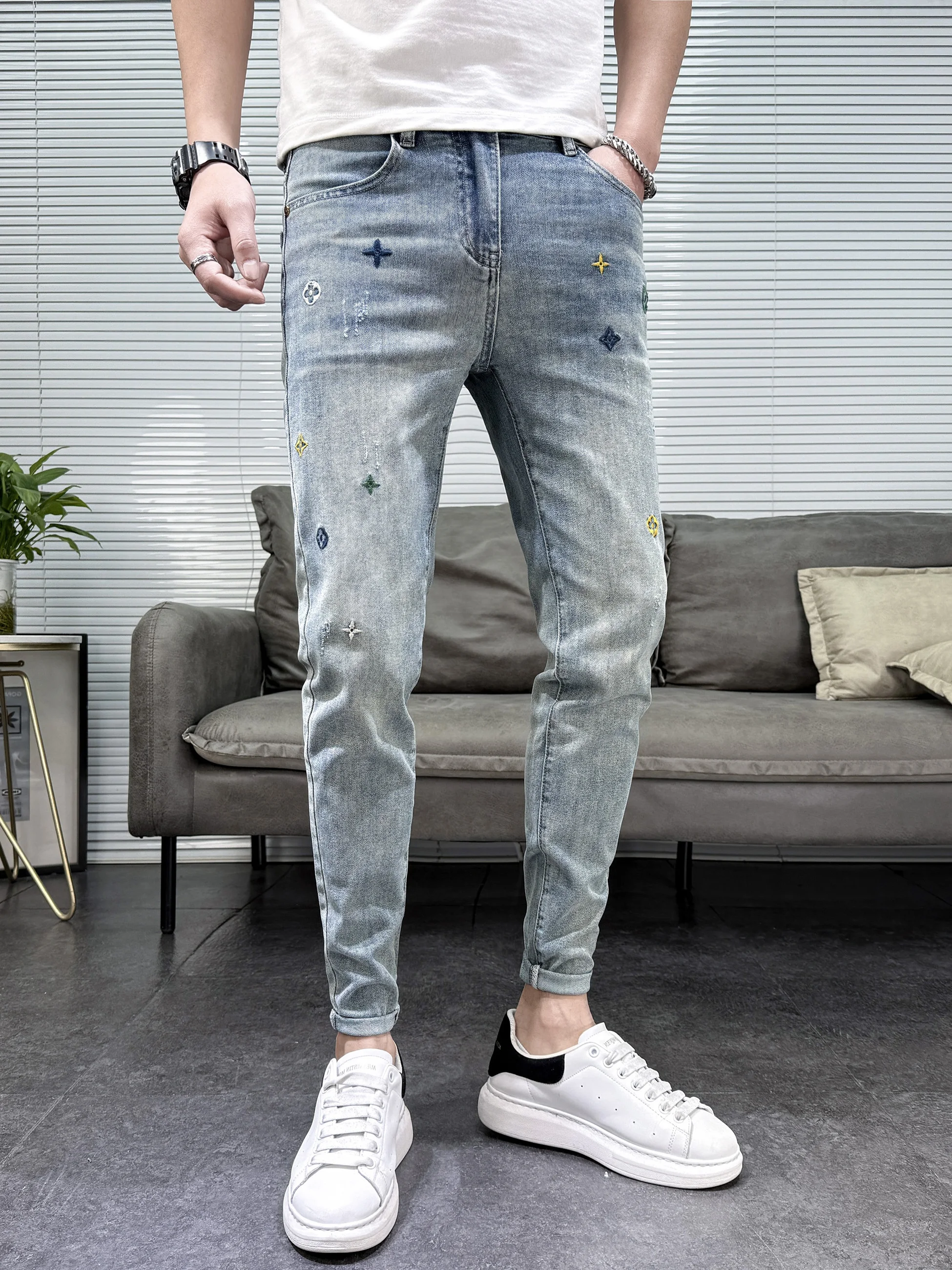 

Spring Summer New Sle Light Blue Embroidered Slim Fit Men's Jeans Casual Versatile Nine Point Pants Harlan Sle Zipper Waist