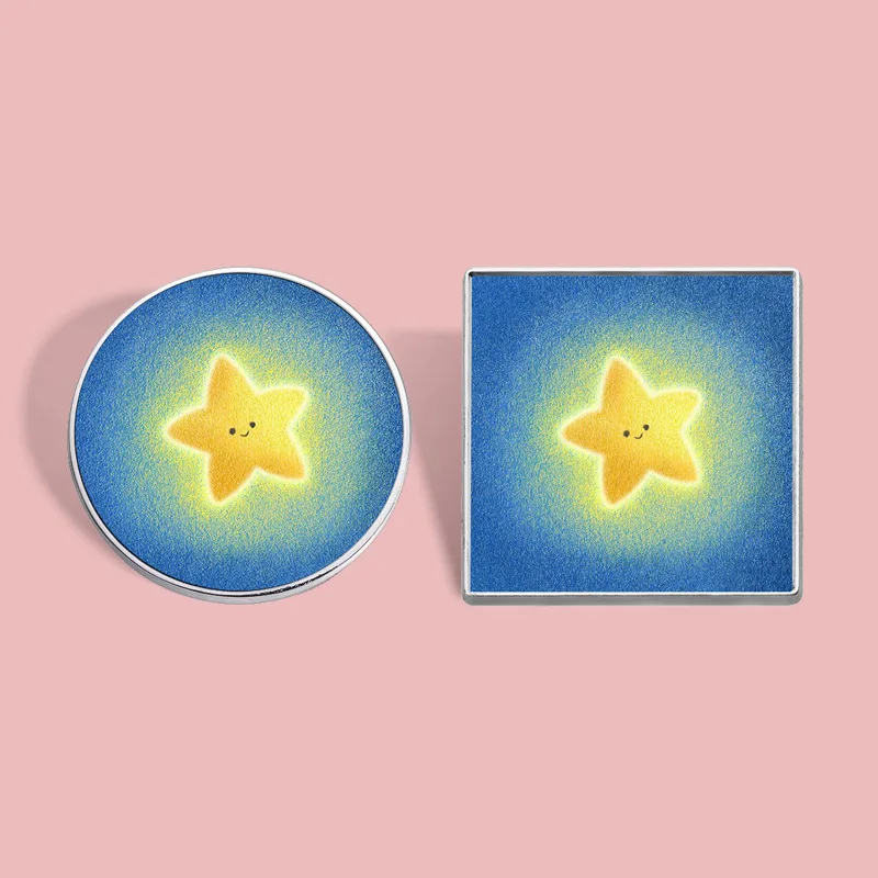 European and American new cute pentagram metal brooch cartoon glowing star pattern badge canvas bag accessories